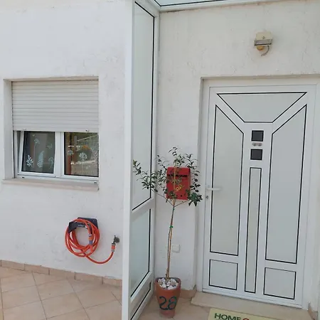 Apartamento Issa -1min From The Beach,free Parking